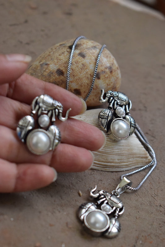 Elephant Brass Necklace Set