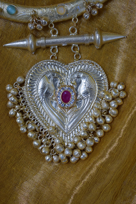 Brass Hasli With Pendant