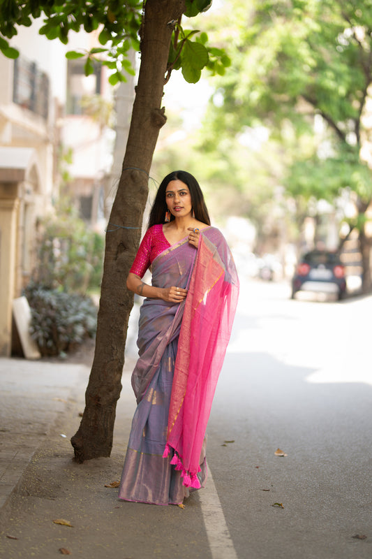 Lavender Hibiscus weaving Mul Cotton Saree with tassels