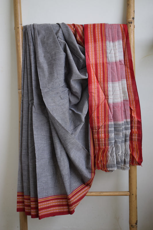 Grey Pattada Anchu Cotton Saree with Gomedadi Border