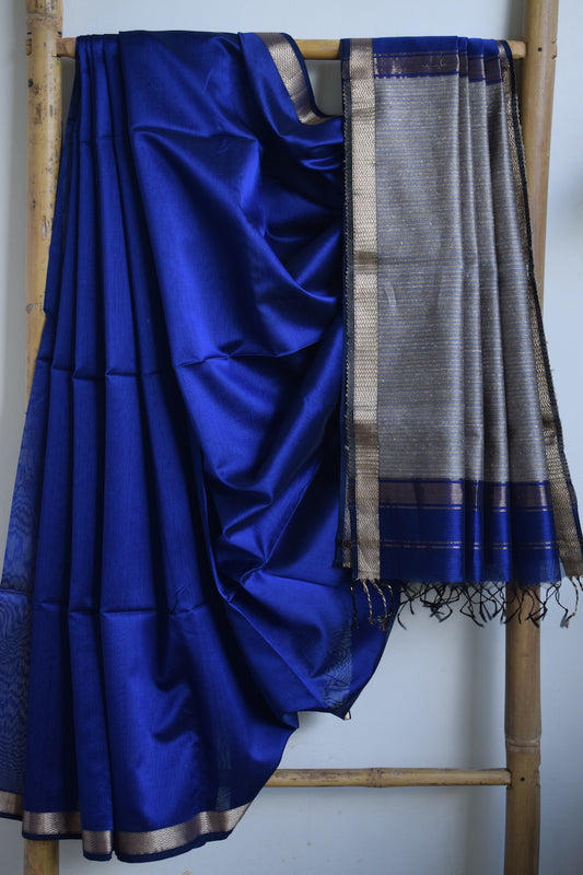 Royal Blue Maheshwari Silk Cotton Saree with Gicha Pallu