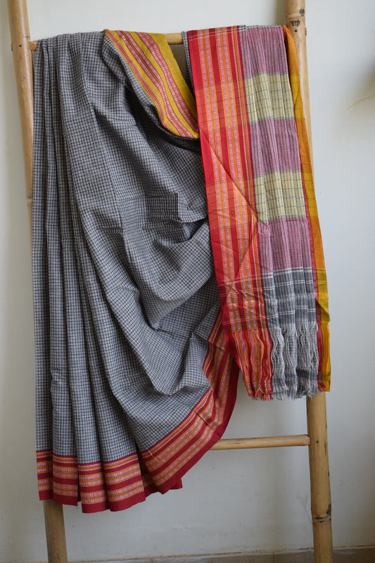 Grey Pattada Anchu Cotton Saree with Gomedadi Border