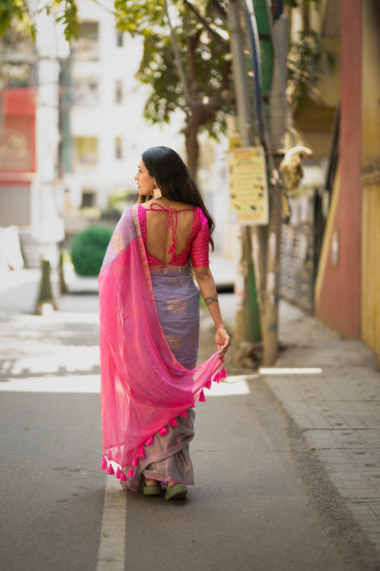Lavender Hibiscus weaving Mul Cotton Saree with tassels