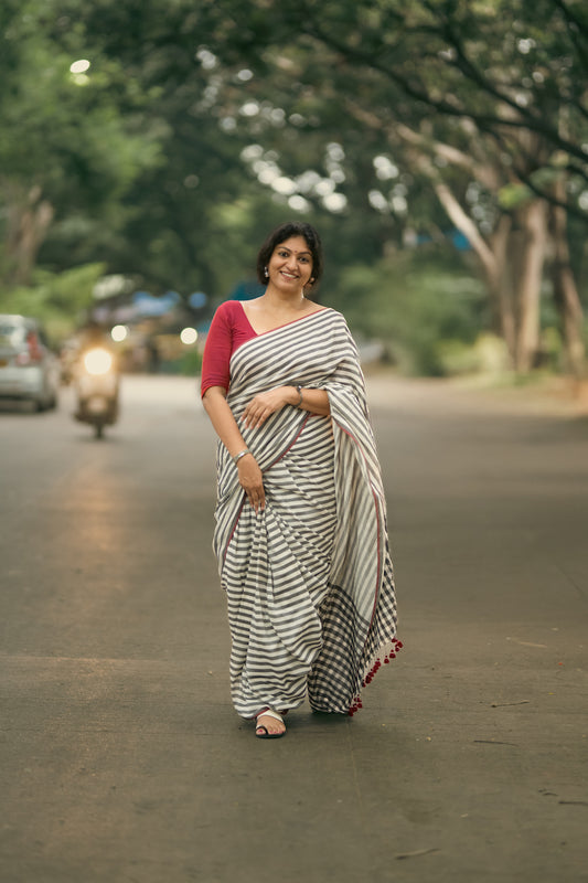 Black & White Maheshwari Cotton Saree