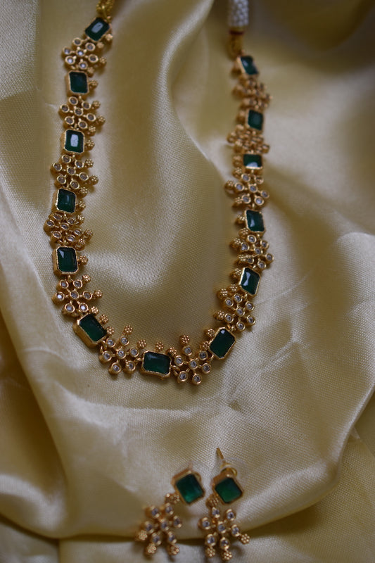 Green Stone Necklace Set