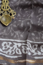 Load image into Gallery viewer, Grey Chanderi Cotton Silk Saree
