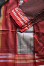 Load image into Gallery viewer, Shot Green Gomedadi Ilkal Cotton Saree
