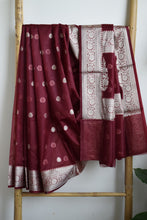 Load image into Gallery viewer, Maroon Kora Organza Buti Benarasi Saree
