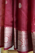 Load image into Gallery viewer, Maroon Kora Organza Buti Benarasi Saree
