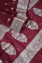 Load image into Gallery viewer, Maroon Kora Organza Buti Benarasi Saree
