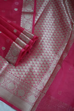 Load image into Gallery viewer, Rani Pink Kora Organza Buti Benarasi Saree
