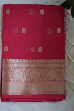 Load image into Gallery viewer, Rani Pink Kora Organza Buti Benarasi Saree
