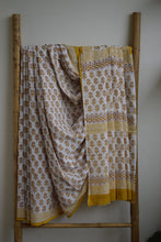 Load image into Gallery viewer, White Bagru Printed Mul Cotton Saree
