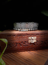 Load image into Gallery viewer, Oxidised Chocker
