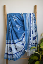 Load image into Gallery viewer, Blue Bagru Printed Mul Cotton Saree
