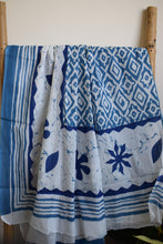 Load image into Gallery viewer, Blue Bagru Printed Mul Cotton Saree
