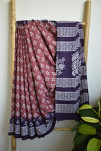 Load image into Gallery viewer, Brown Bagru Printed Mul Cotton Saree

