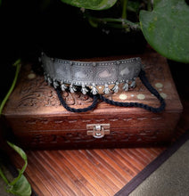 Load image into Gallery viewer, Oxidised Chocker
