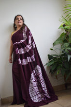 Load image into Gallery viewer, Mocha Brown Modal Silk Shibori Saree
