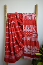 Load image into Gallery viewer, Red Bagru Printed Mul Cotton Saree
