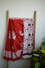 Load image into Gallery viewer, Red Bagru Printed Mul Cotton Saree
