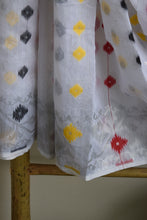 Load image into Gallery viewer, White Silk Cotton Jamdani Saree
